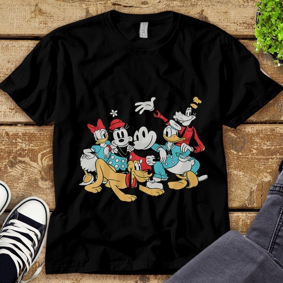 Disney Mickey Mouse and Friends Group Characters Unisex Tee Adult T-shirt - Picture 1 of 2